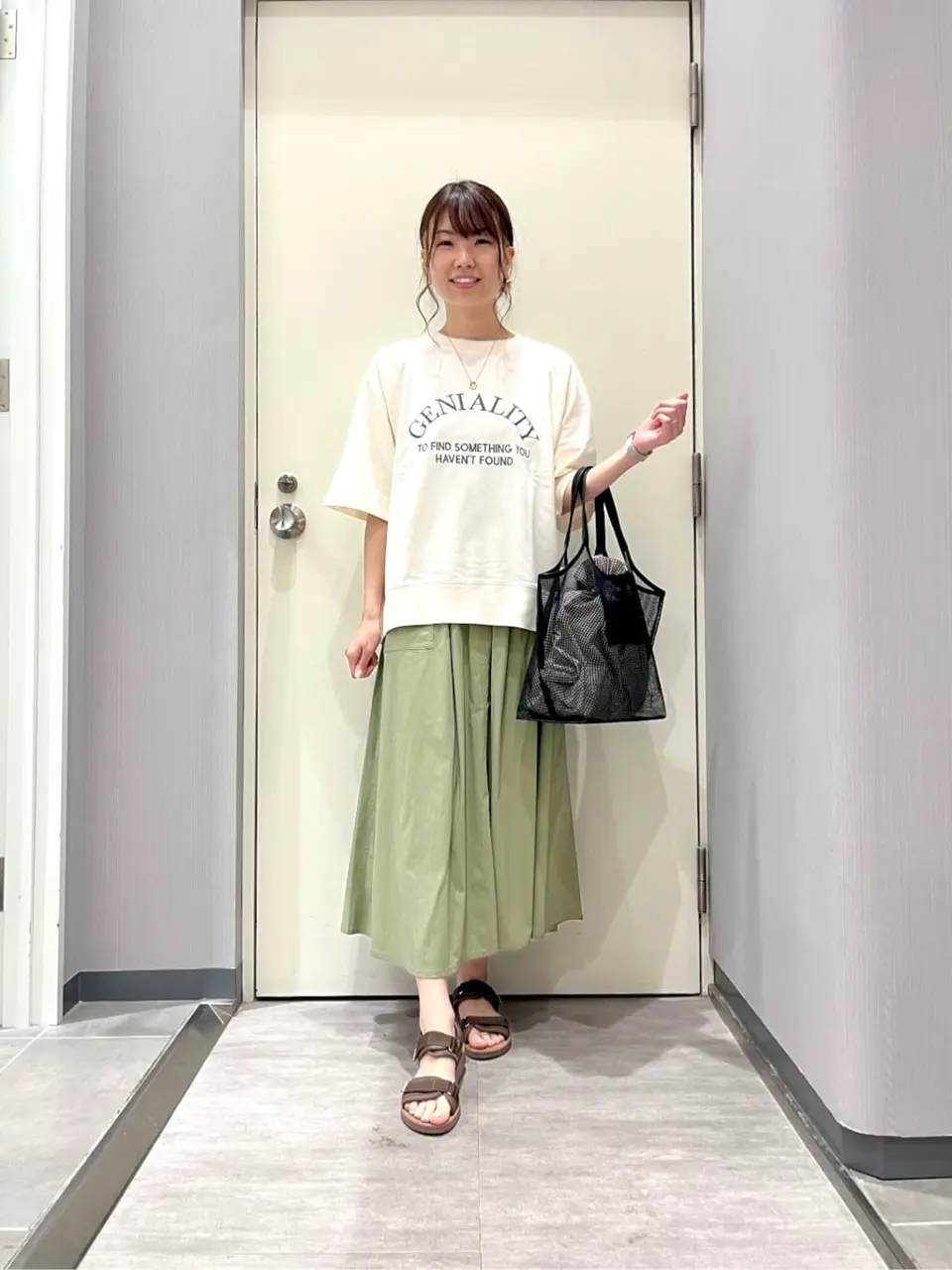 ANY 金井 コーディネート画像