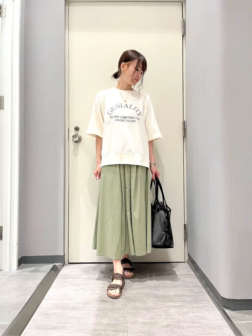 ANY 金井 コーディネート画像