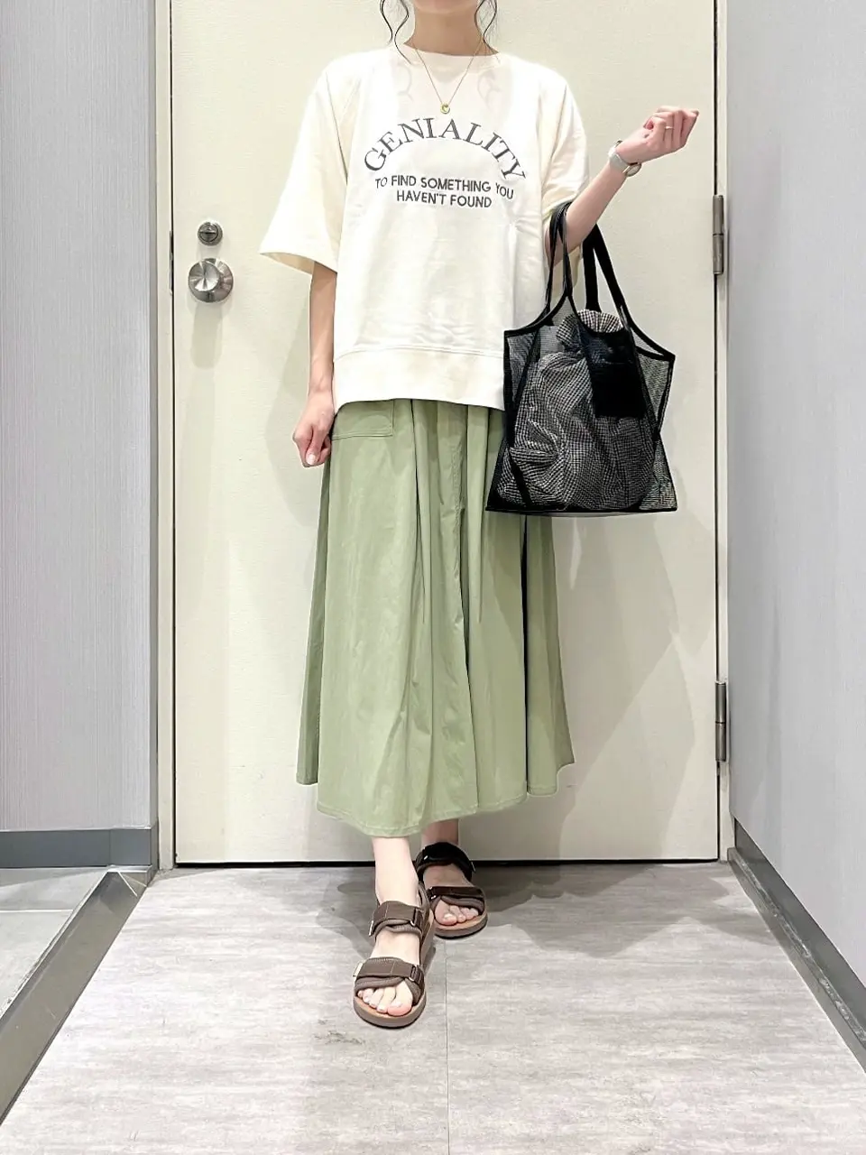 ANY 金井 コーディネート画像