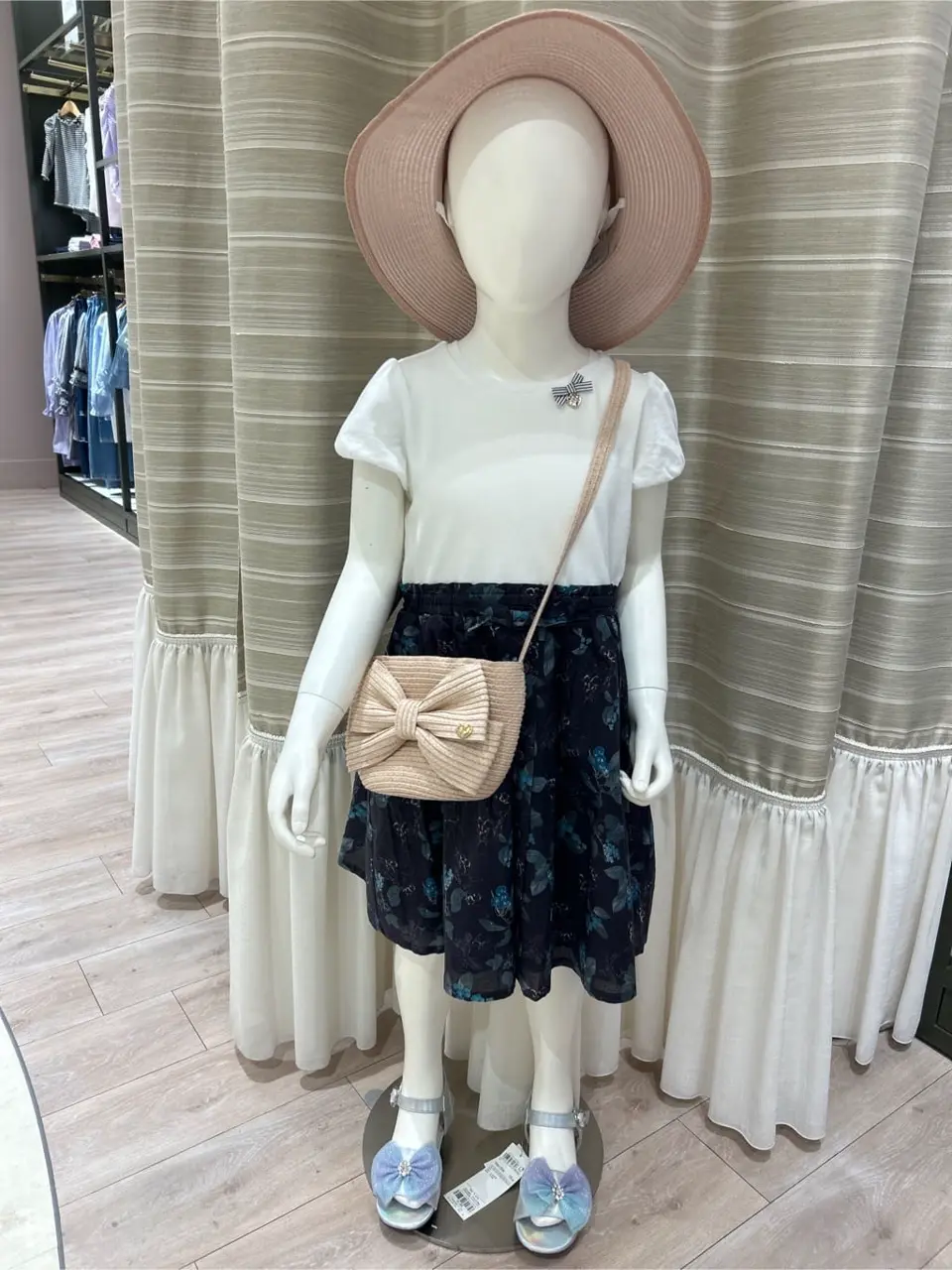 ANY 岡田 コーディネート画像