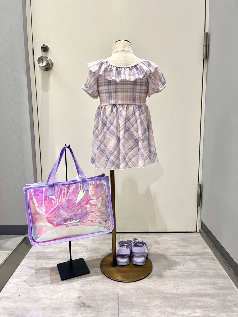 ANY 金井 コーディネート画像