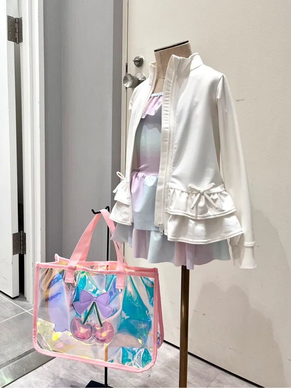 ANY 金井 コーディネート画像