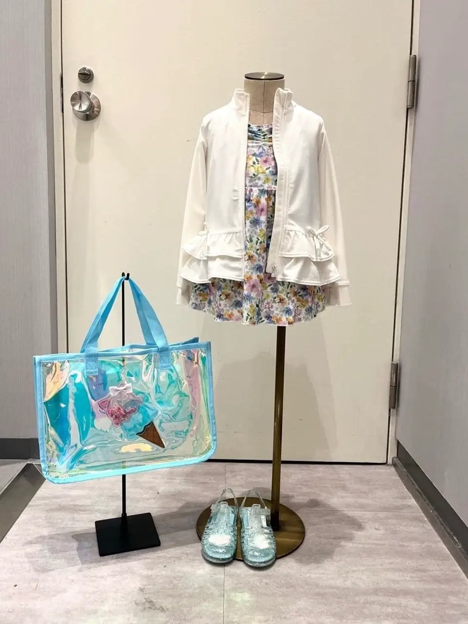 ANY 金井 コーディネート画像