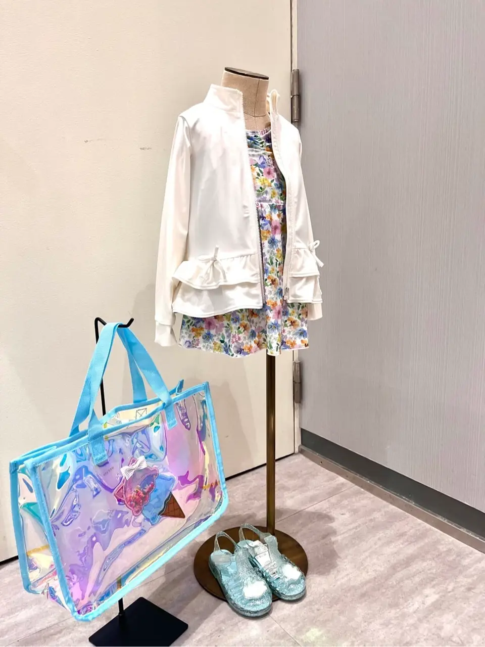 ANY 金井 コーディネート画像