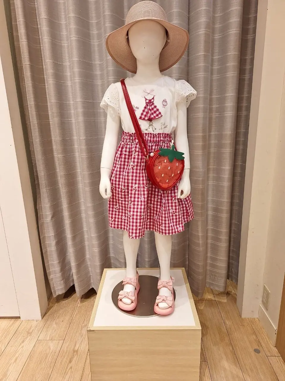 ANY 渡邊 コーディネート画像