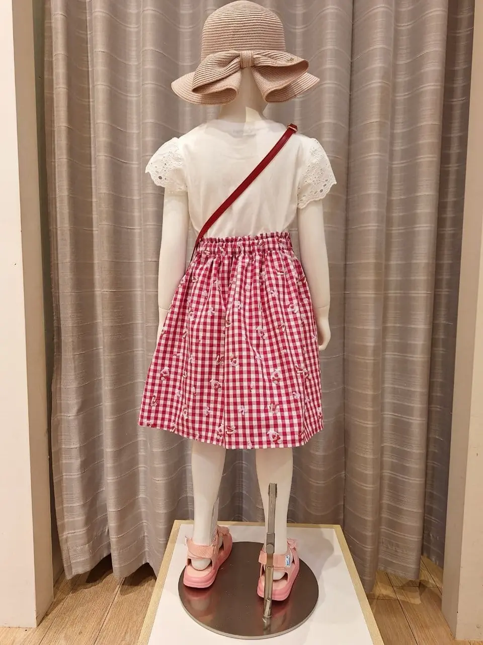 ANY 渡邊 コーディネート画像