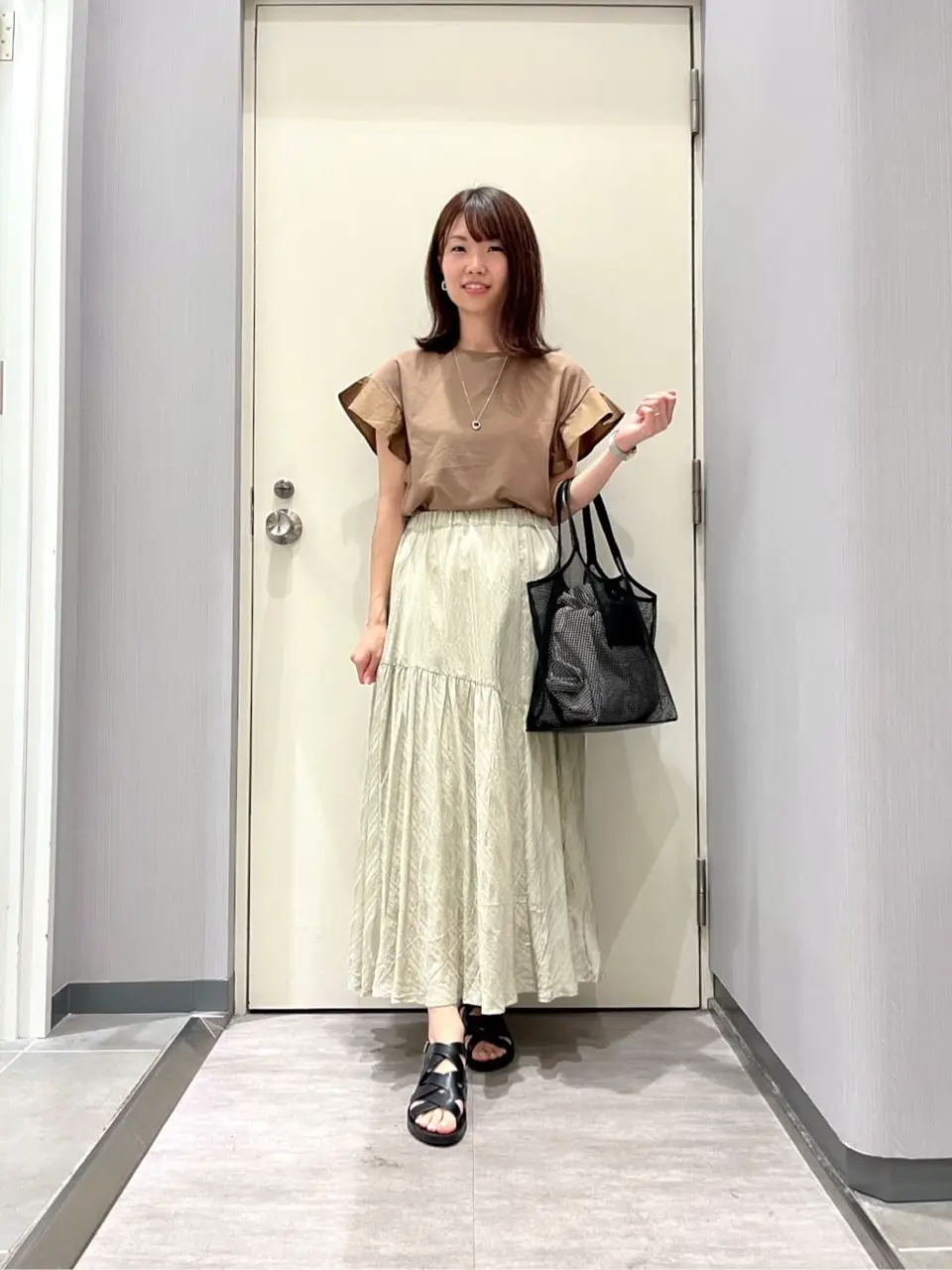 ANY 金井 コーディネート画像