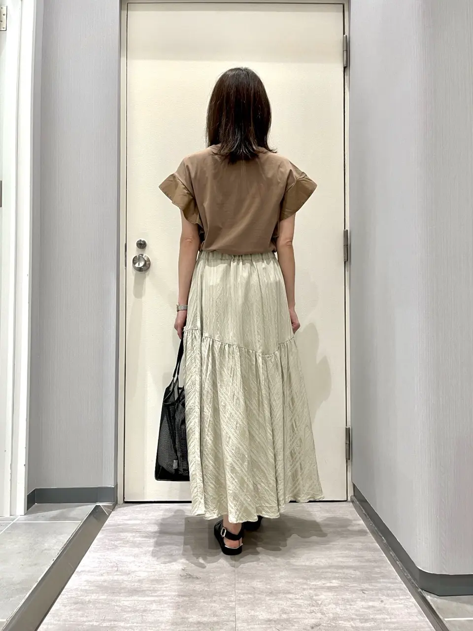 ANY 金井 コーディネート画像