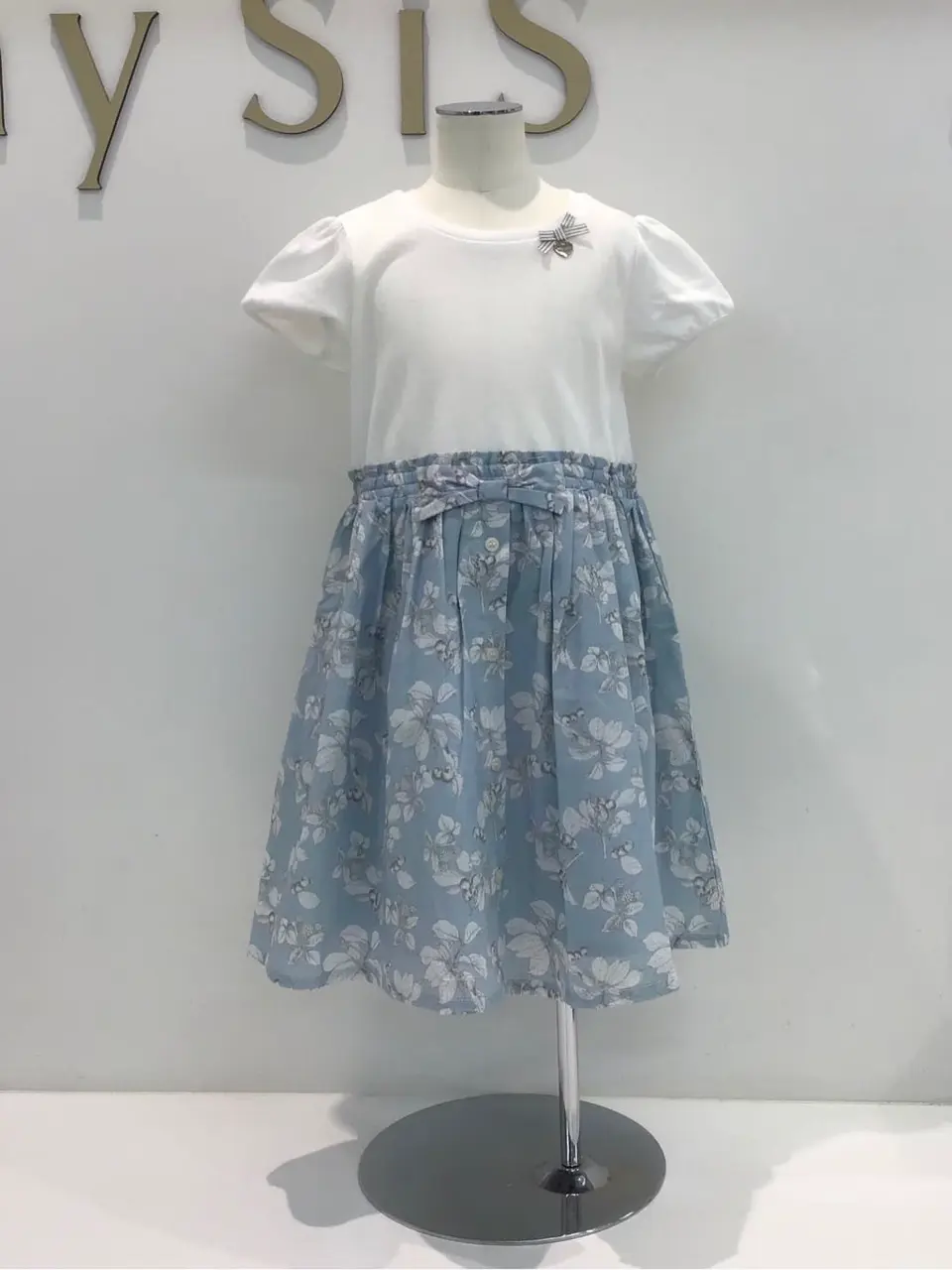 ANY カモガワ コーディネート画像