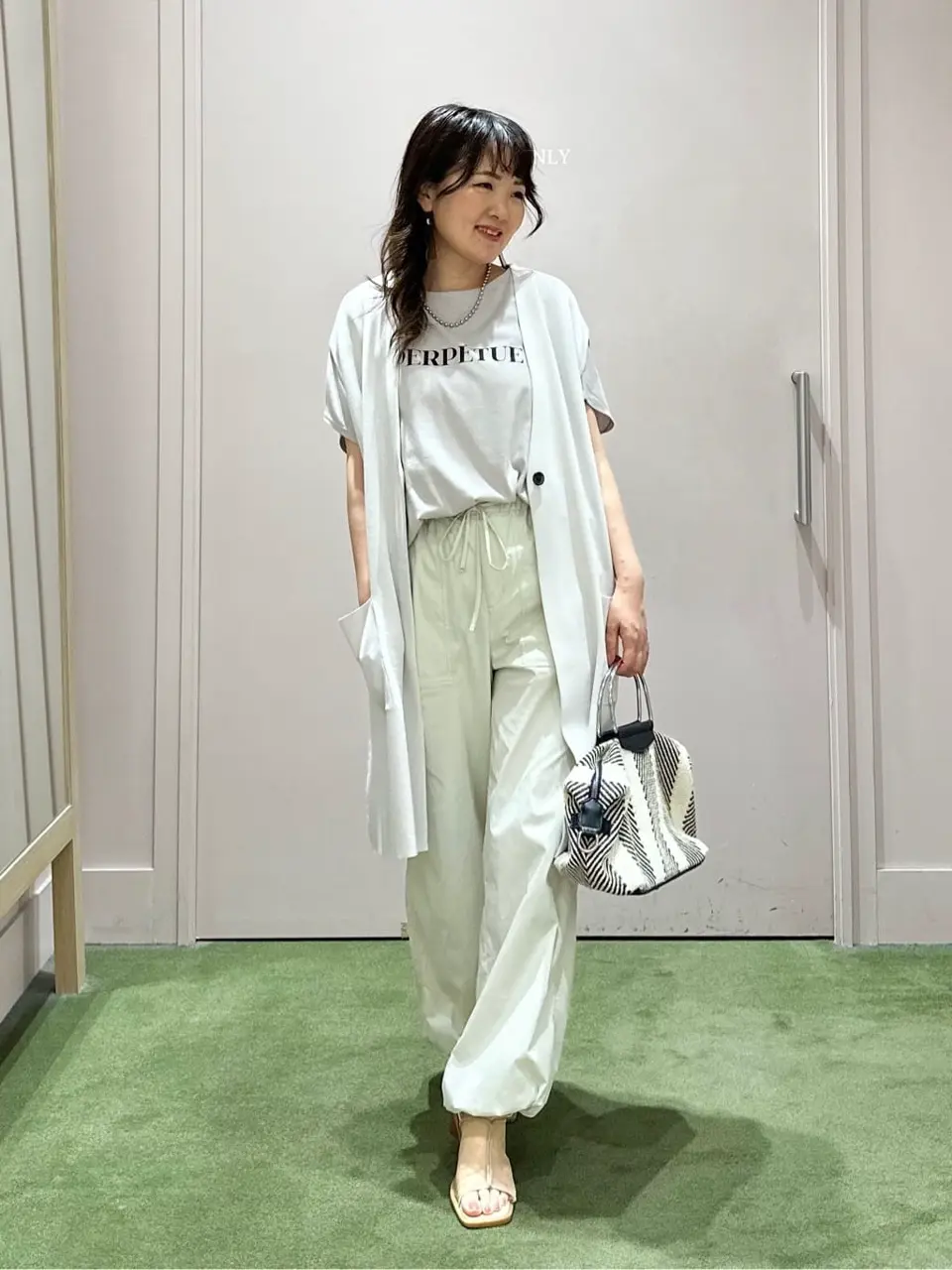 ANY フジコ コーディネート画像