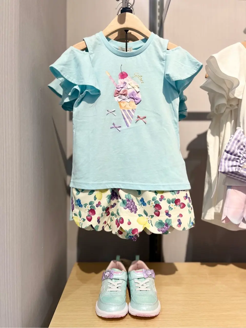 ANY 金井 コーディネート画像