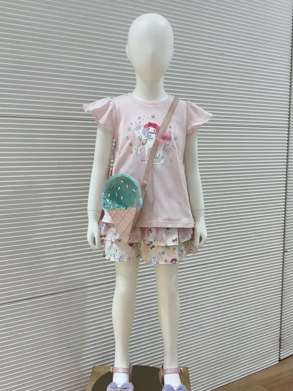 ANY K コーディネート画像