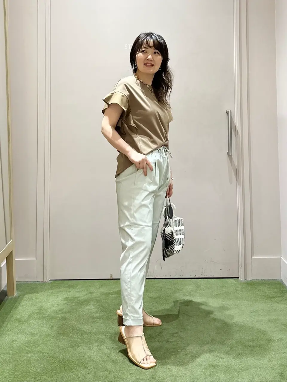 ANY フジコ コーディネート画像