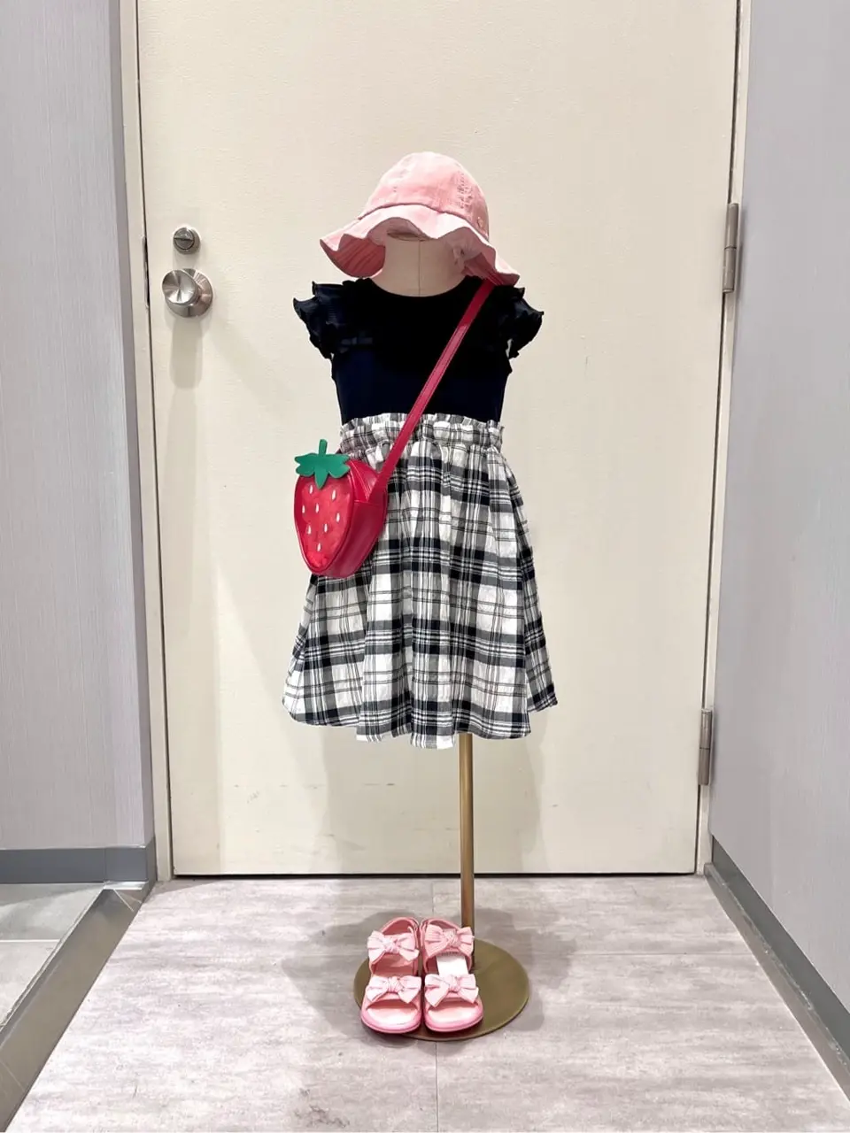  金井 コーディネート画像