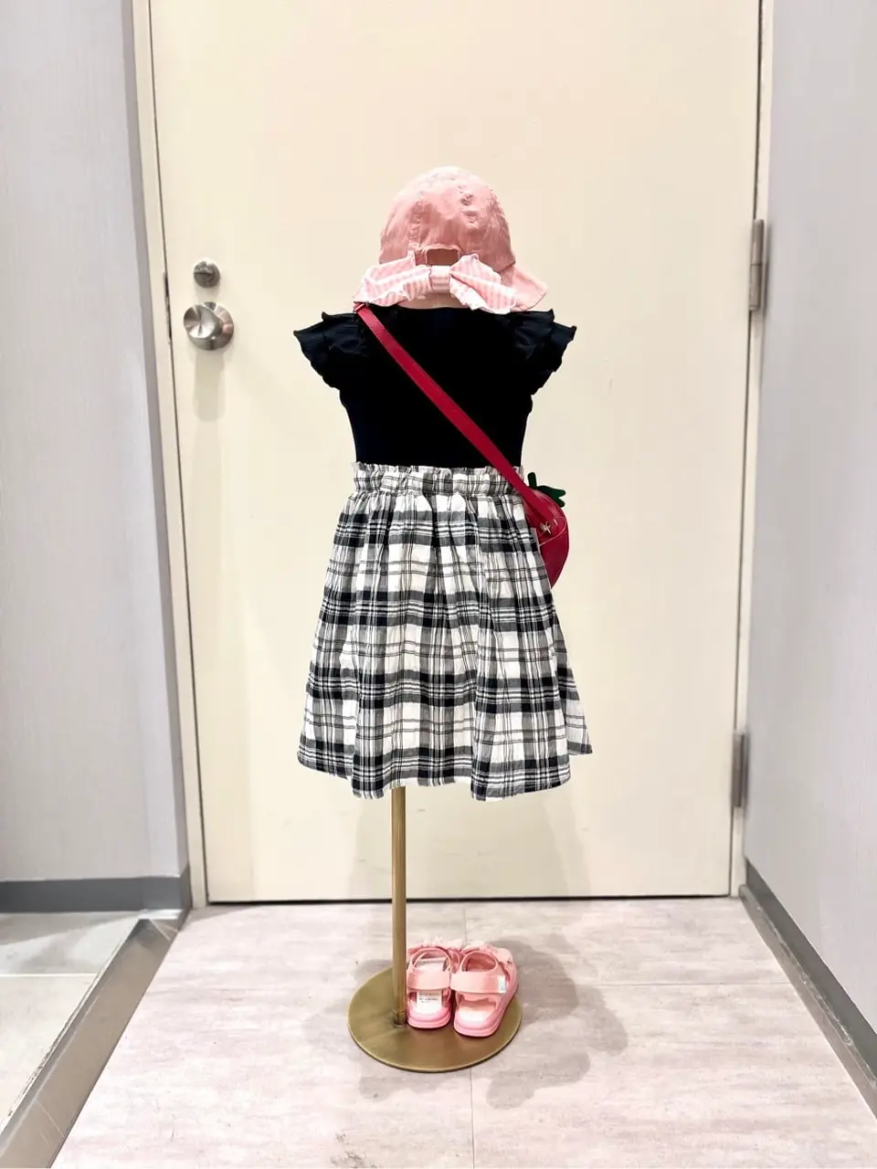 ANY 金井 コーディネート画像