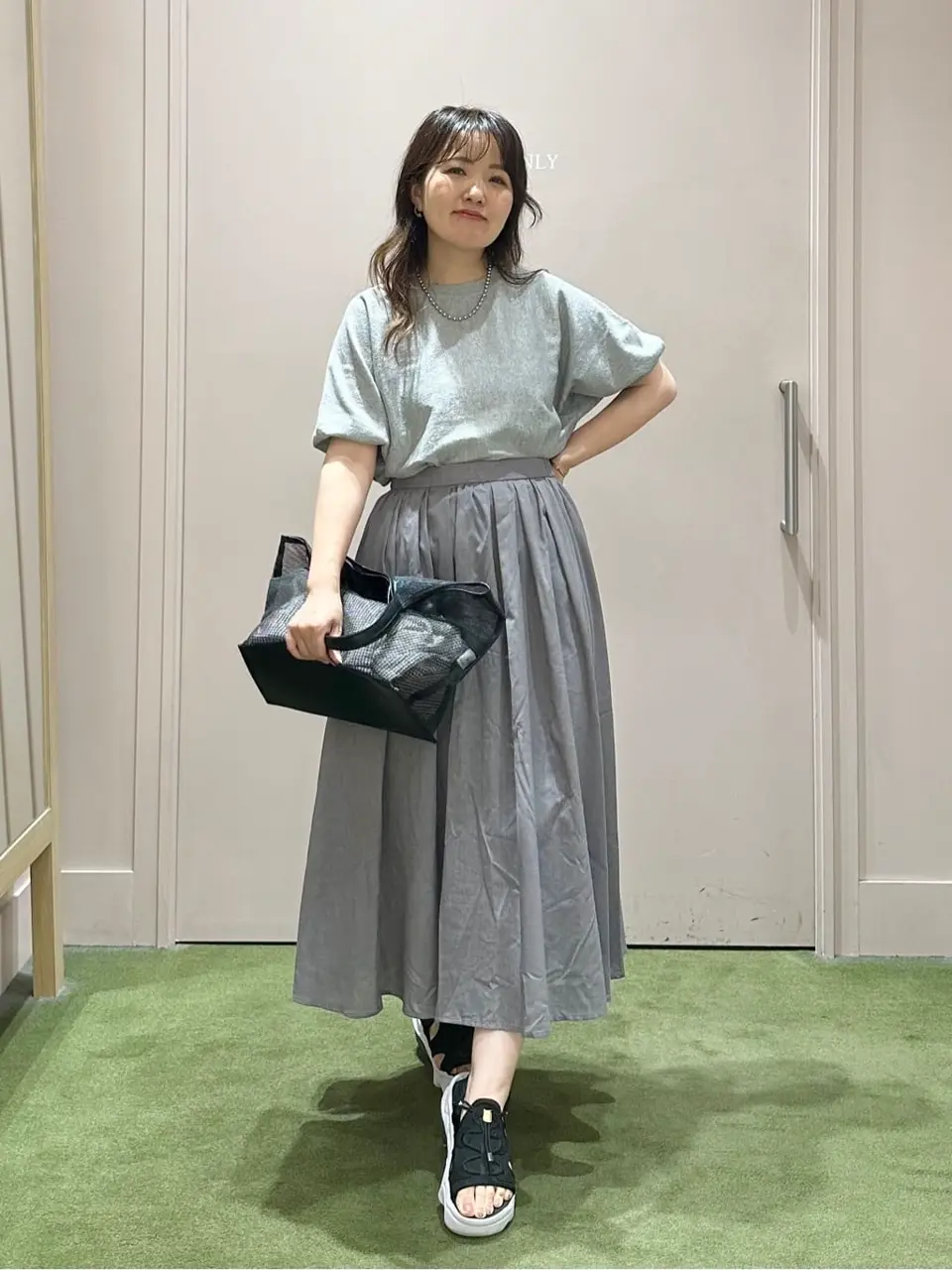 ANY フジコ コーディネート画像