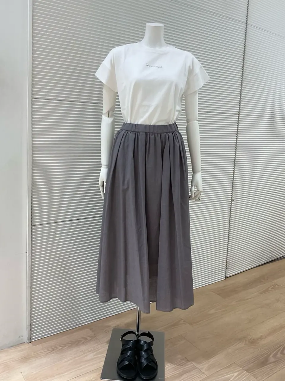 ANY こばやし コーディネート画像