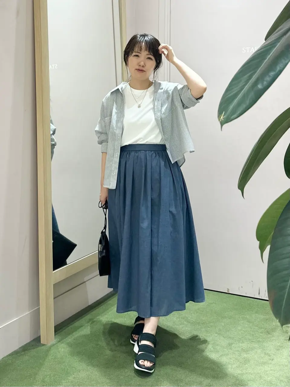 ANY フジコ コーディネート画像