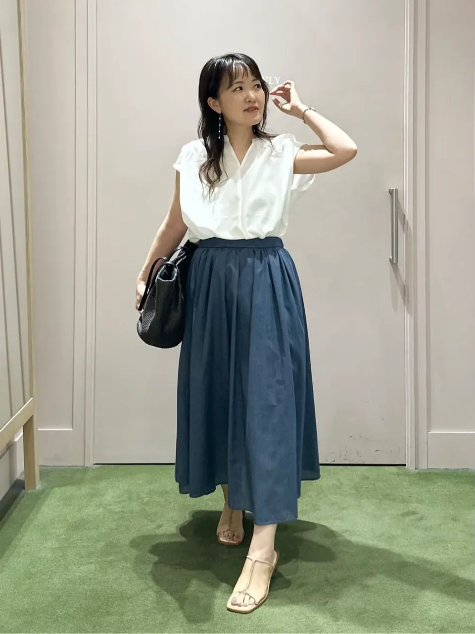 ANY フジコ コーディネート画像