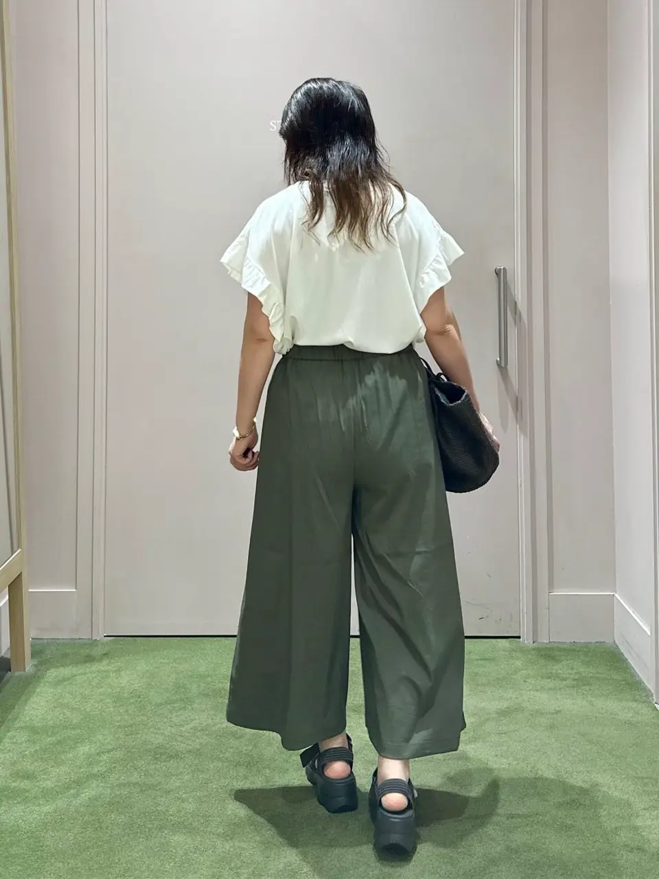 ANY フジコ コーディネート画像