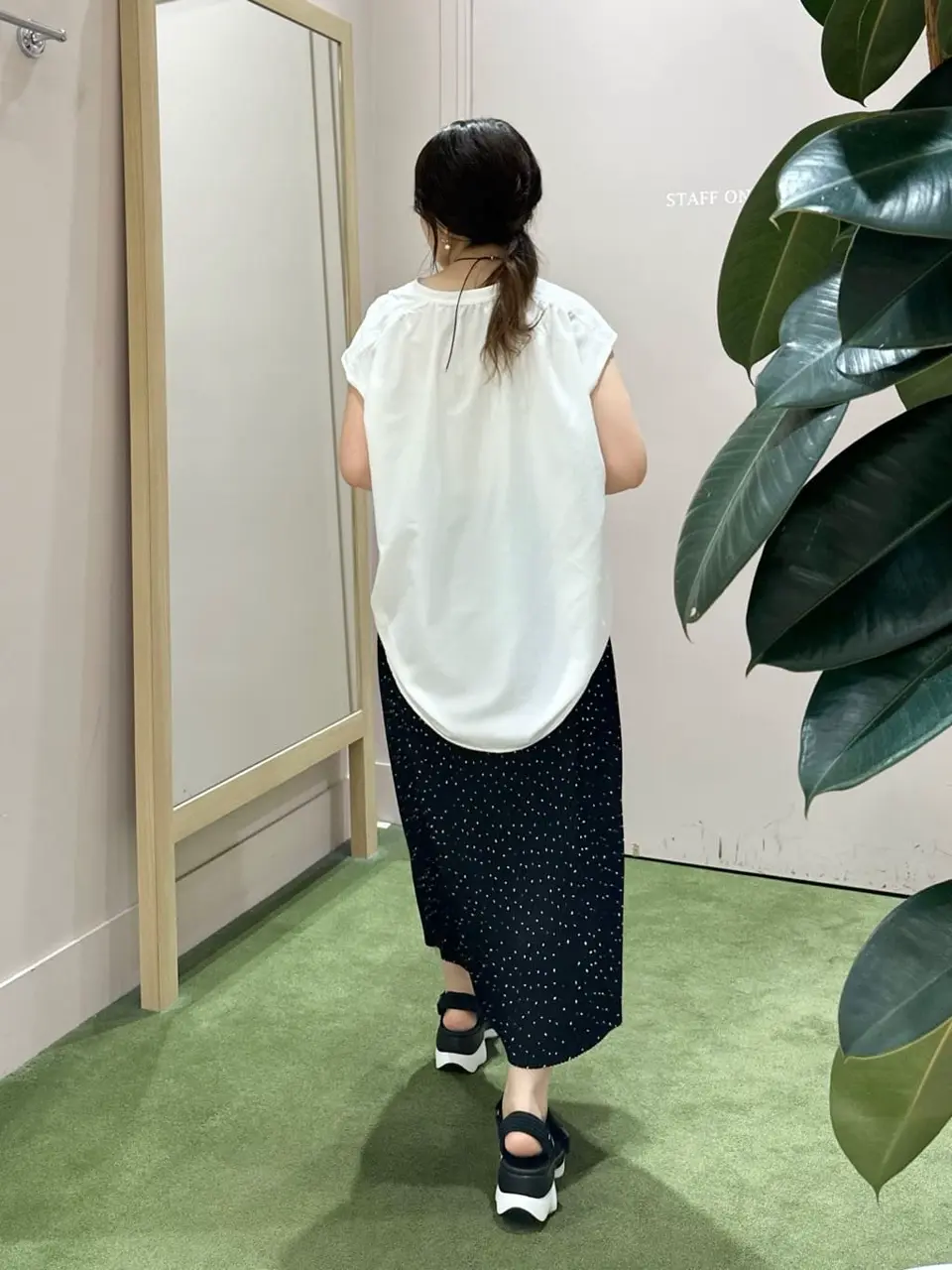 ANY フジコ コーディネート画像