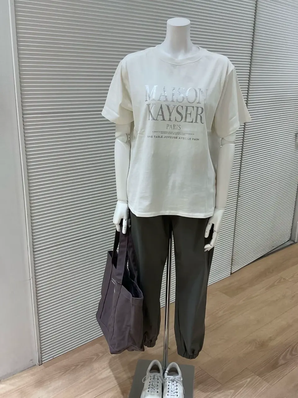 ANY こばやし コーディネート画像