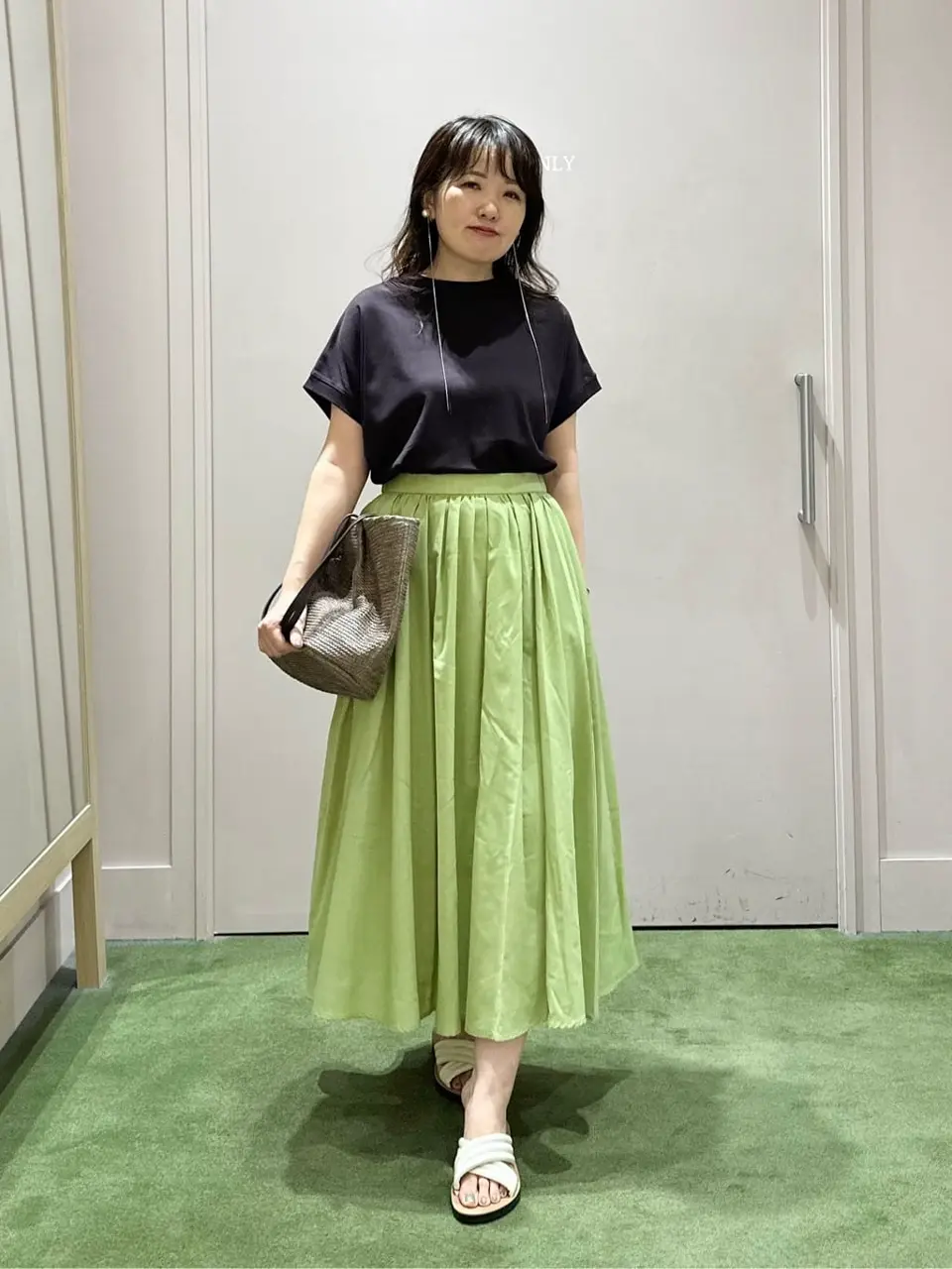 ANY フジコ コーディネート画像