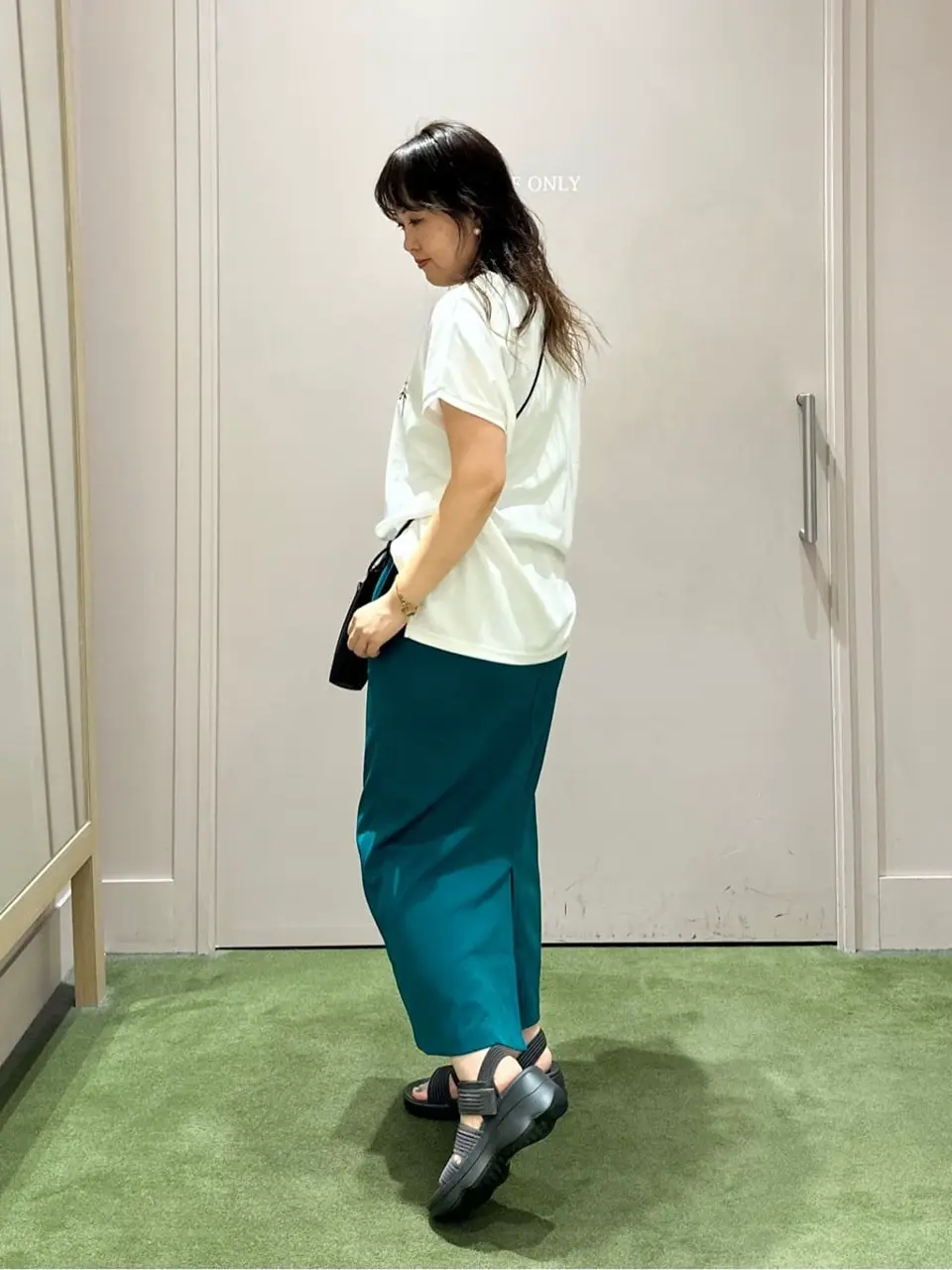 ANY フジコ コーディネート画像