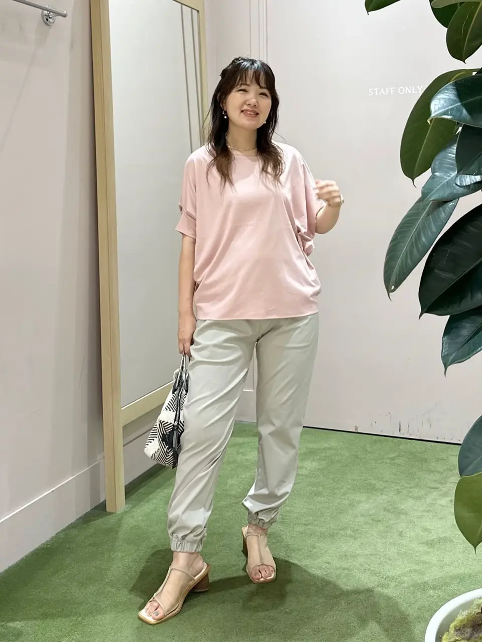 ANY フジコ コーディネート画像