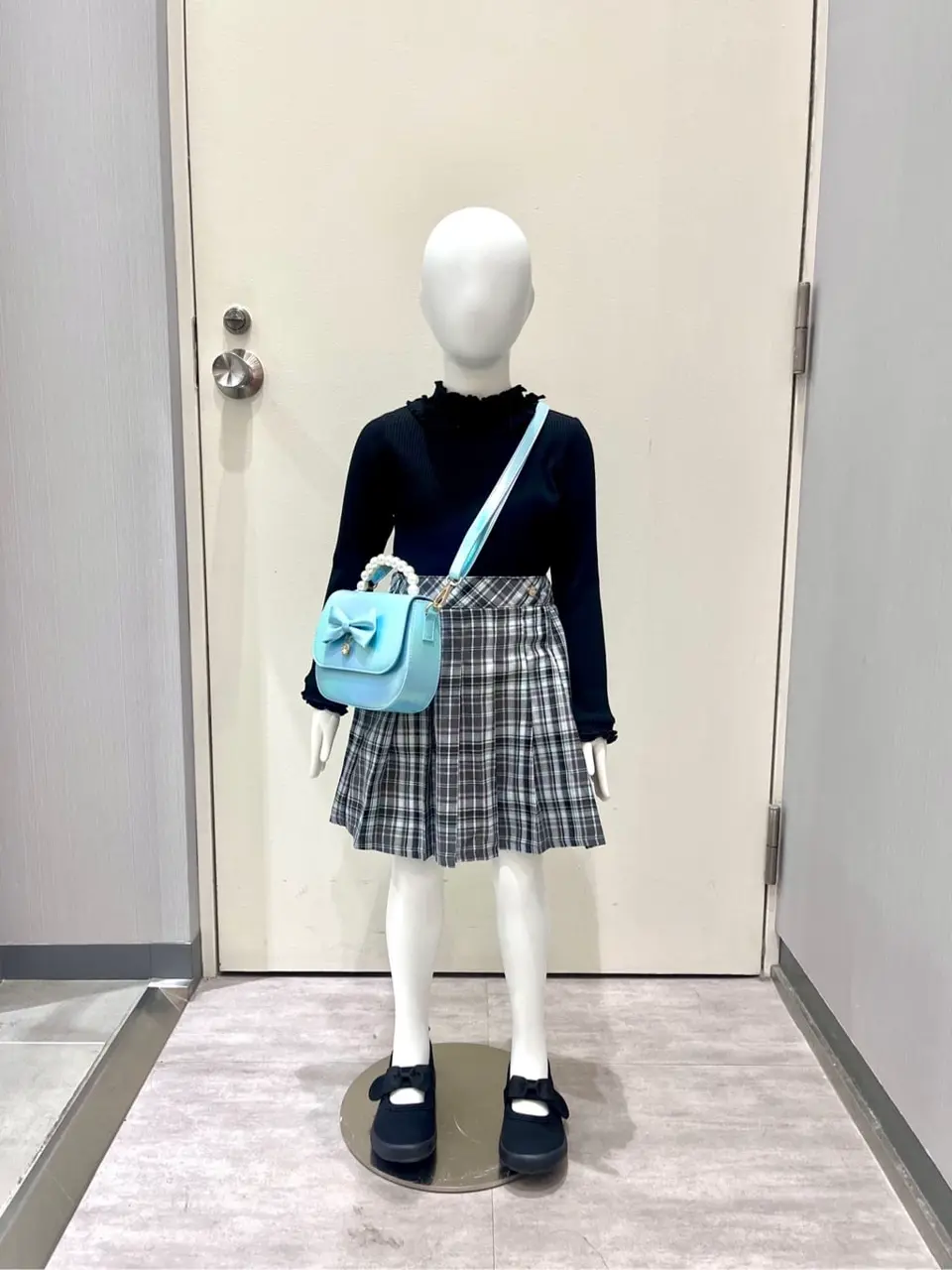 ANY 金井 コーディネート画像