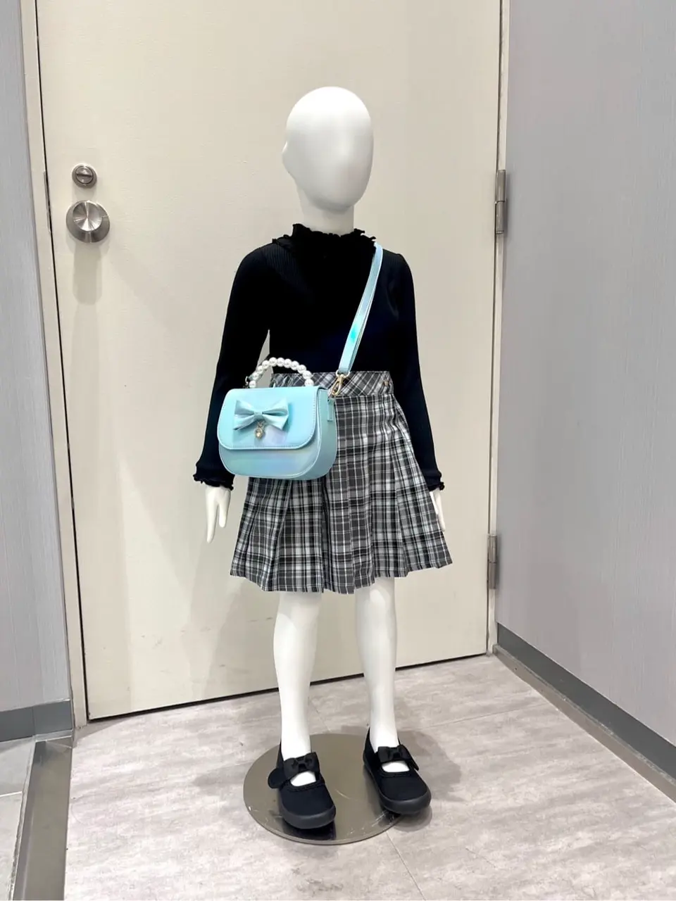 ANY 金井 コーディネート画像