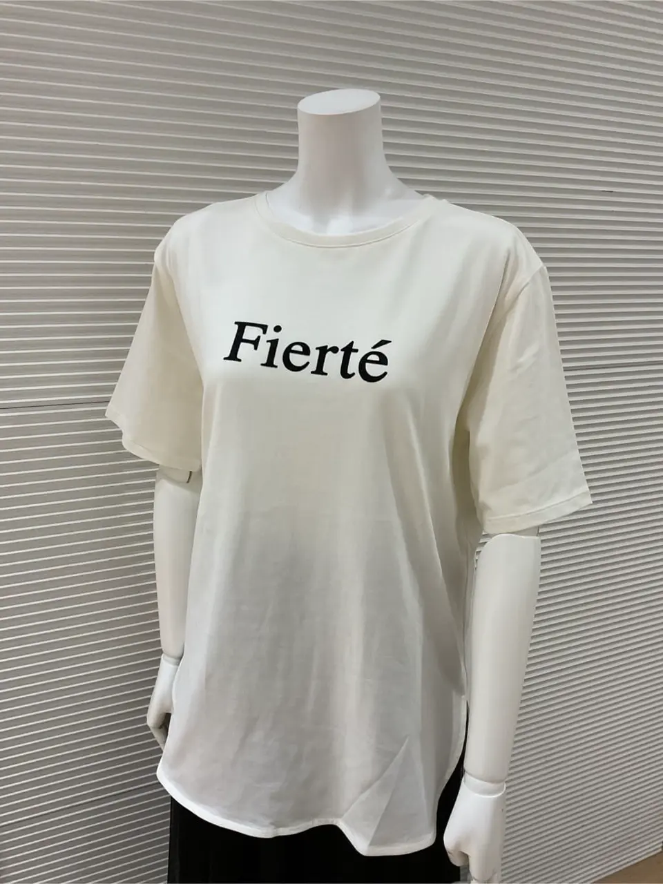 ANY こばやし コーディネート画像