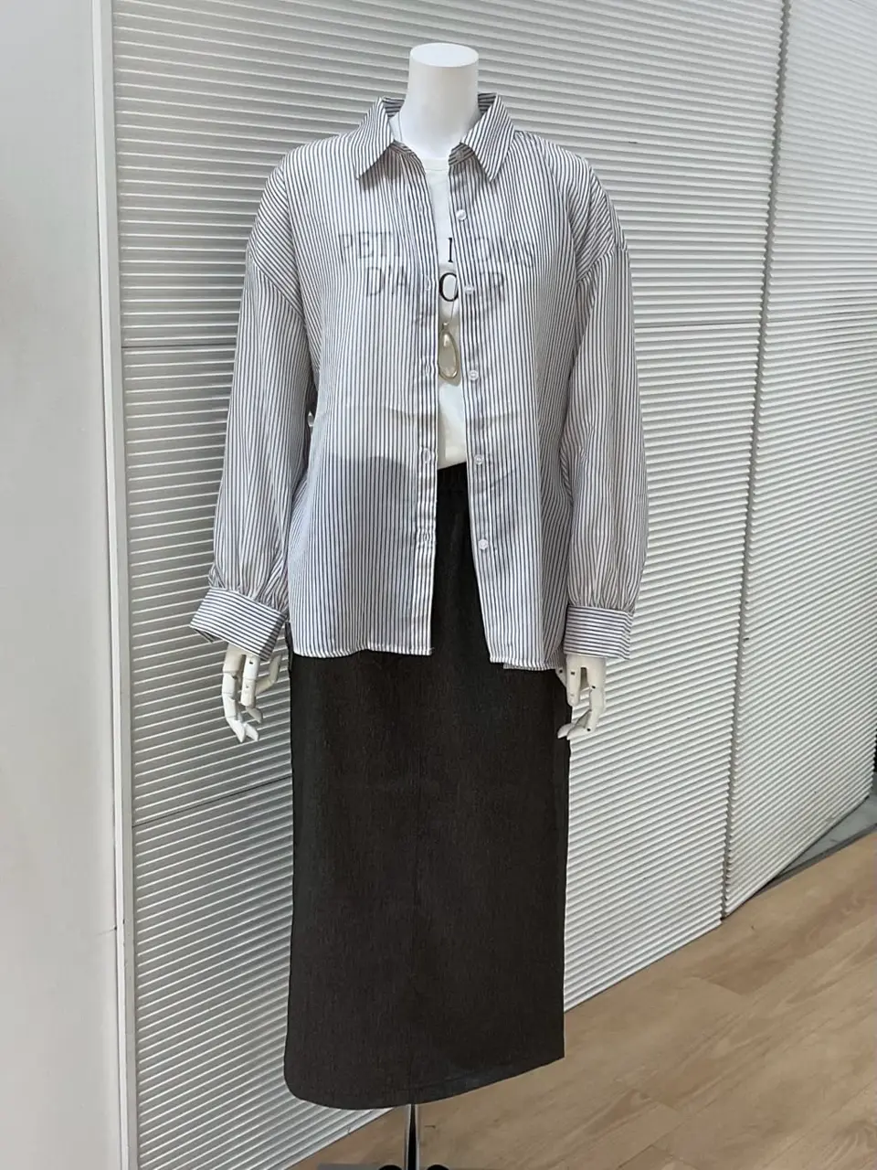 ANY こばやし コーディネート画像