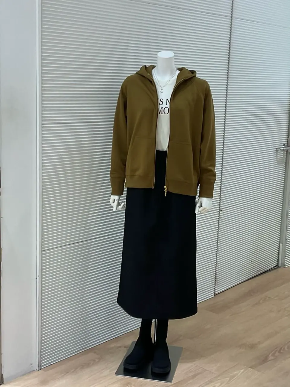 ANY こばやし コーディネート画像