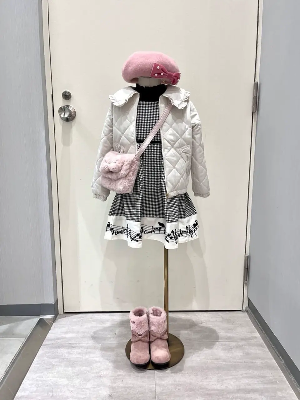 ANY 金井 コーディネート画像