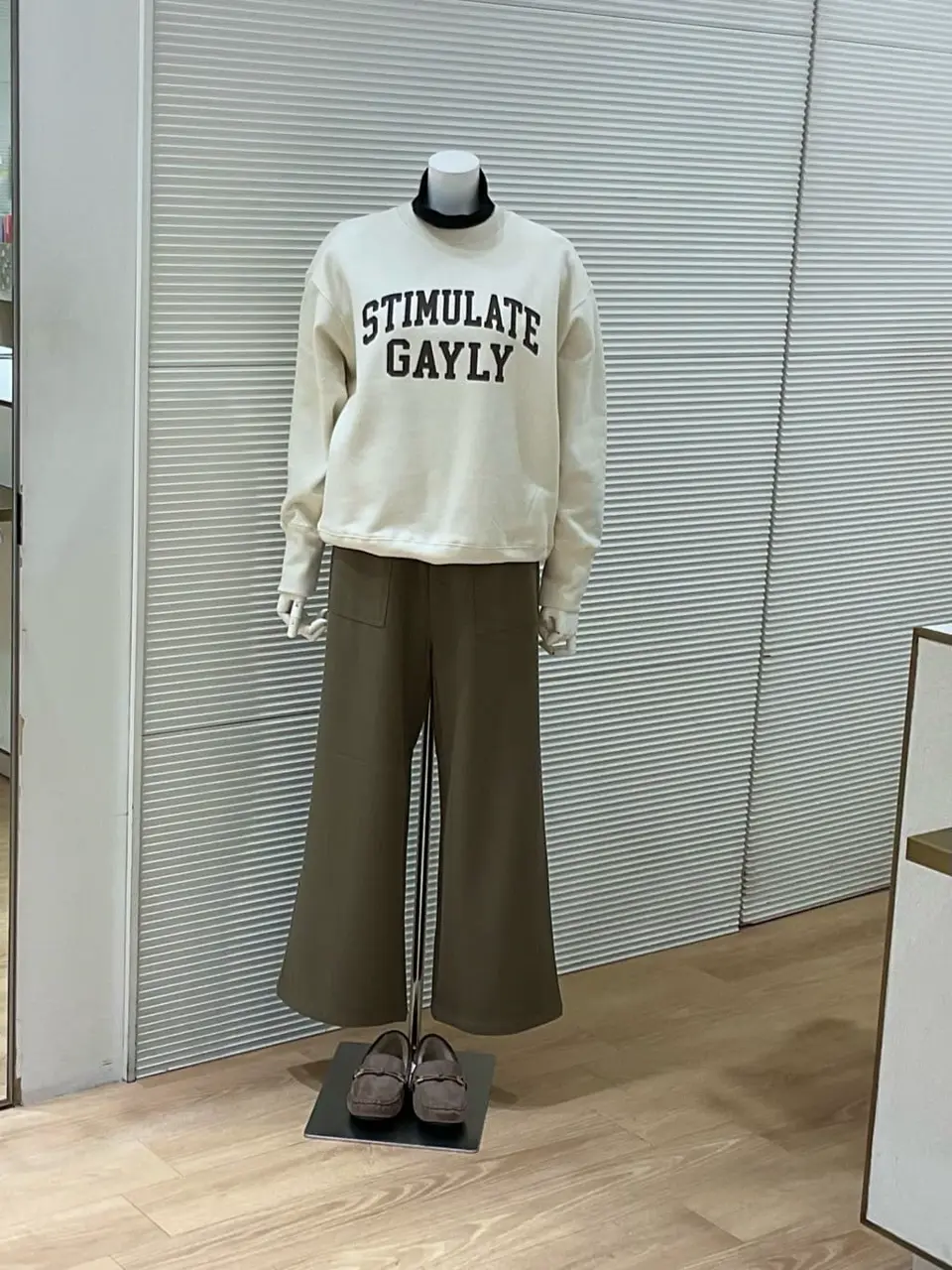 ANY こばやし コーディネート画像