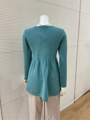 ANY こばやし コーディネート画像