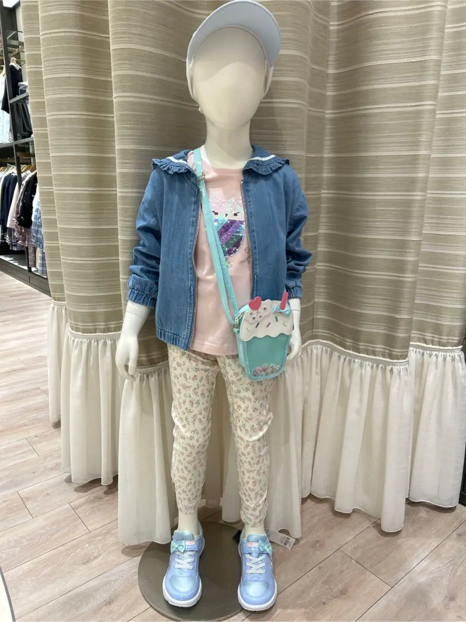 ANY 岡田 コーディネート画像