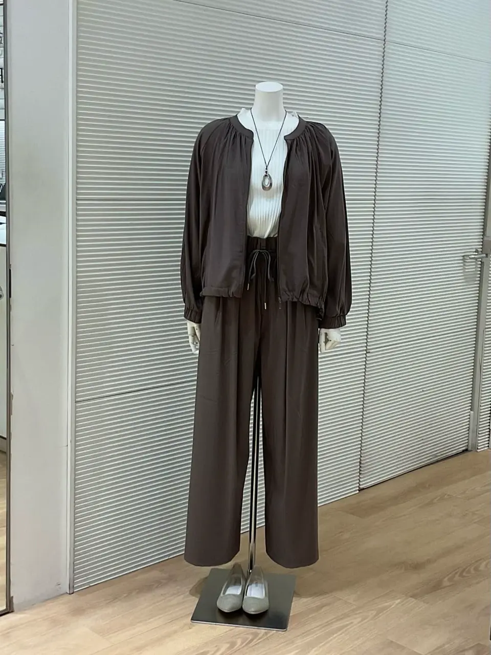 ANY こばやし コーディネート画像