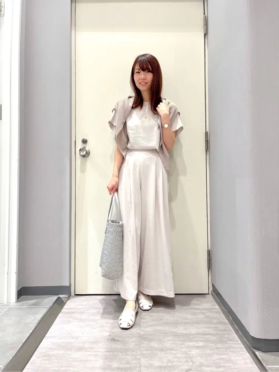 ANY 金井 コーディネート画像