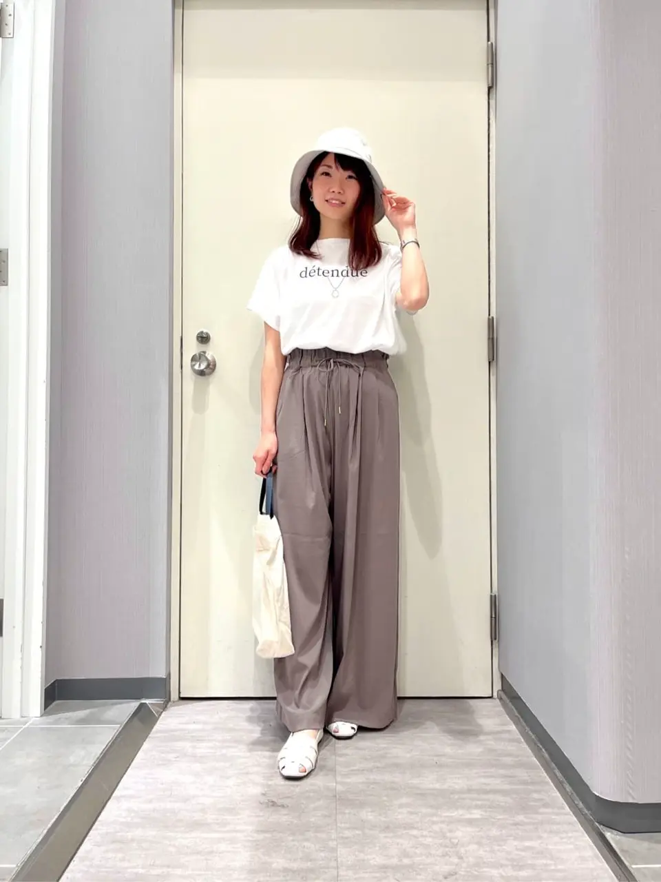 ANY 金井 コーディネート画像