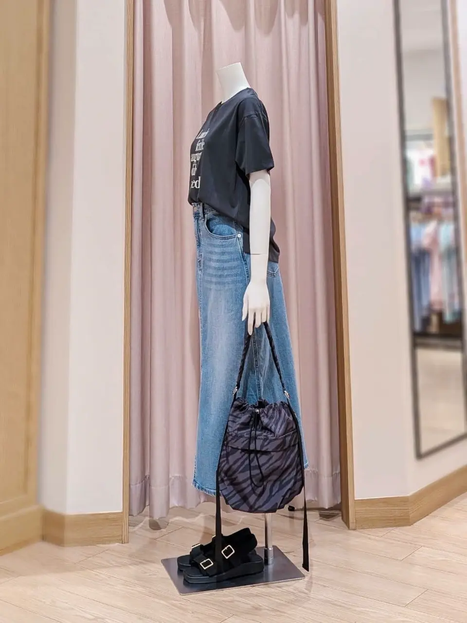 ANY 岩田 コーディネート画像