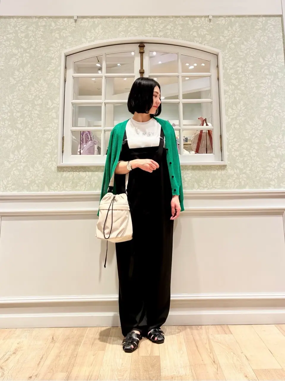 ANY MIKA コーディネート画像