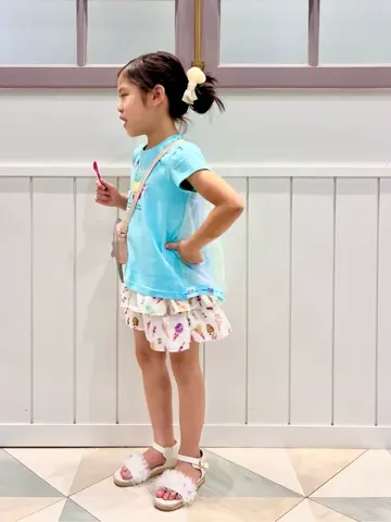 ANY MIKA コーディネート画像