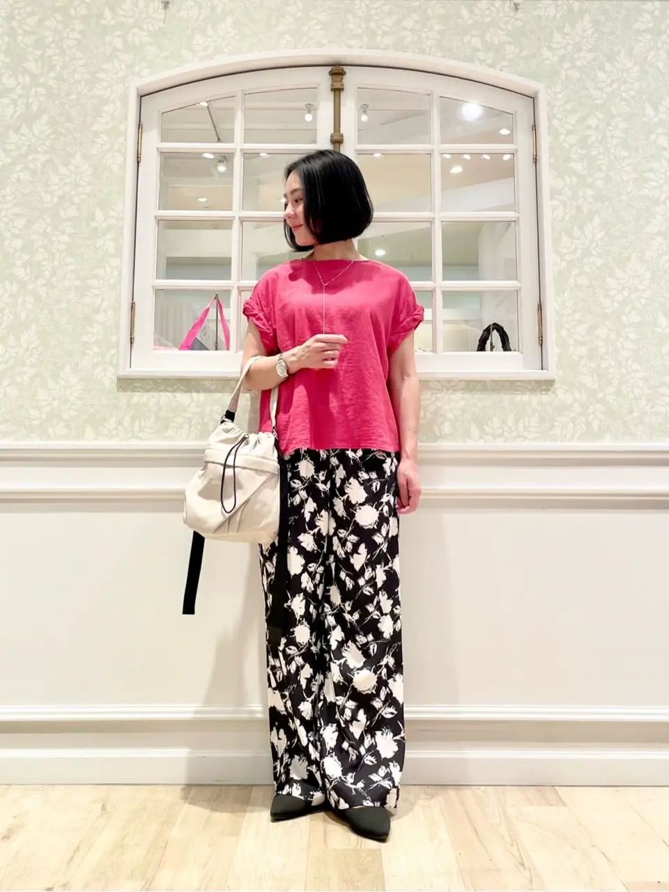 ANY MIKA コーディネート画像