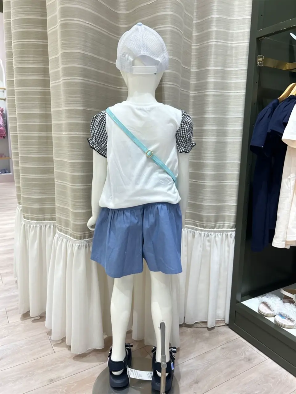 ANY 岡田 コーディネート画像