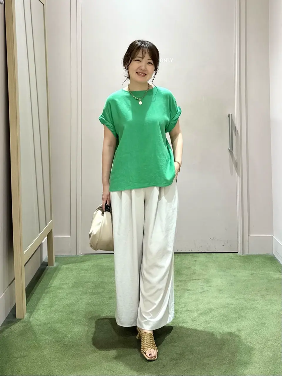 ANY フジコ コーディネート画像