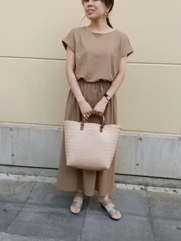 ANY 榎本 コーディネート画像