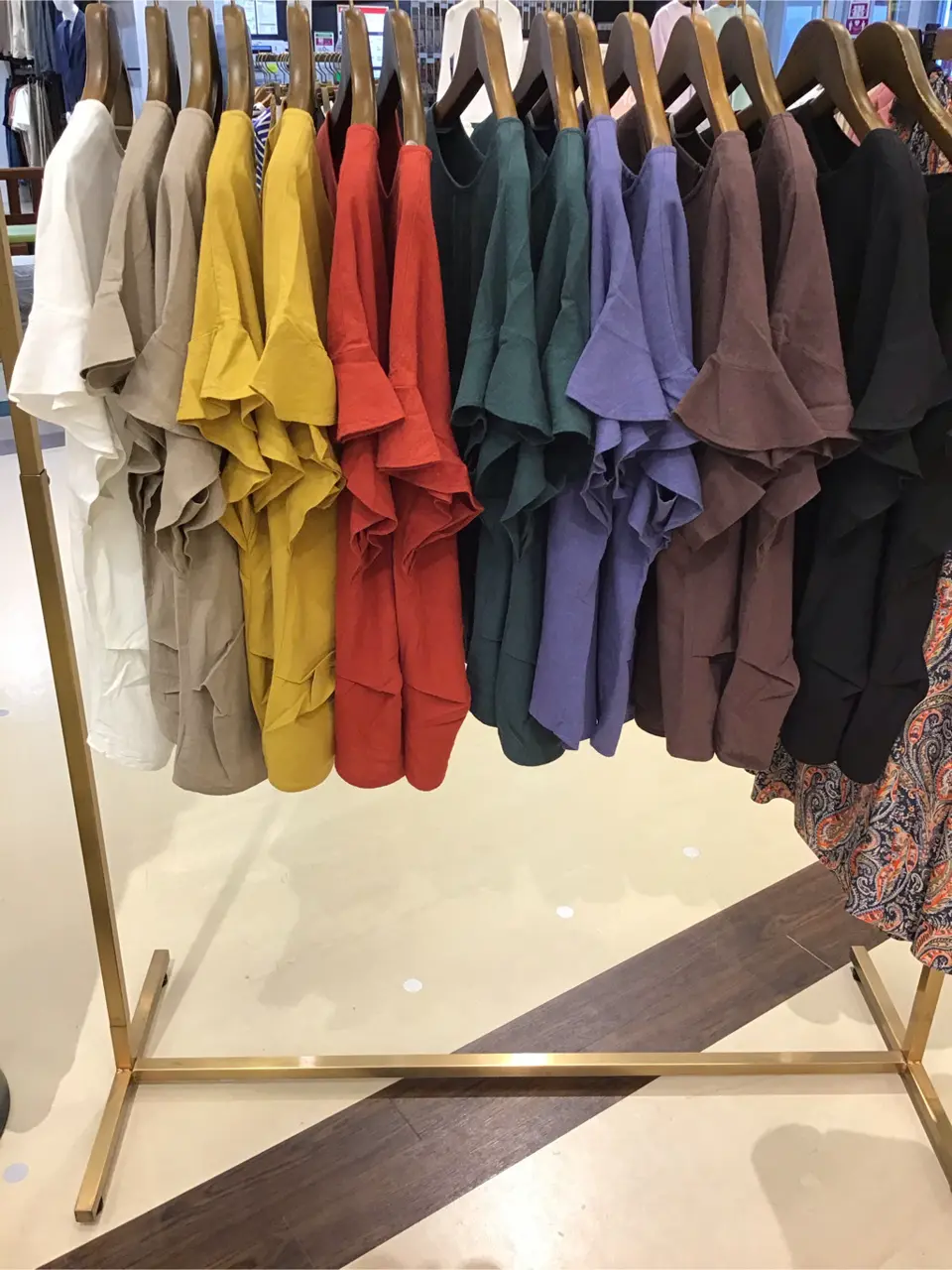 ANY 伊藤 コーディネート画像