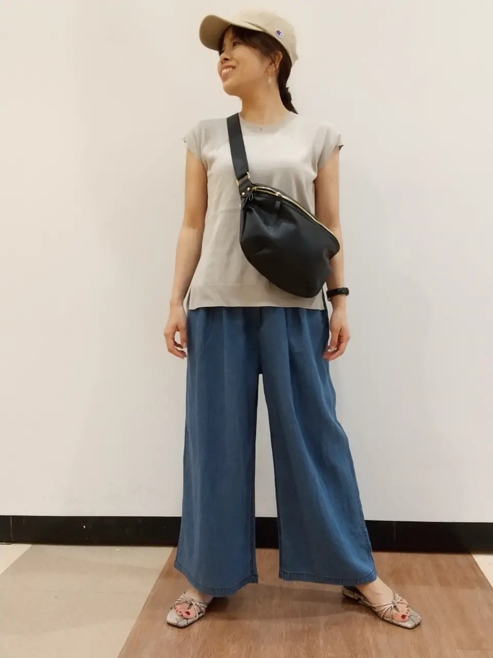 ANY 榎本 コーディネート画像